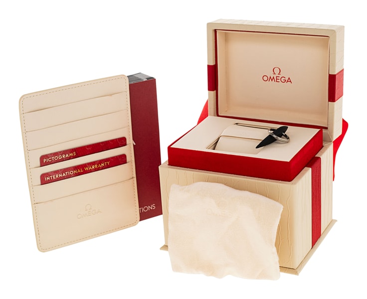 Omega Speedmaster 38 324.30.38.50.02.001